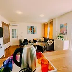 דירה Decapi House *
